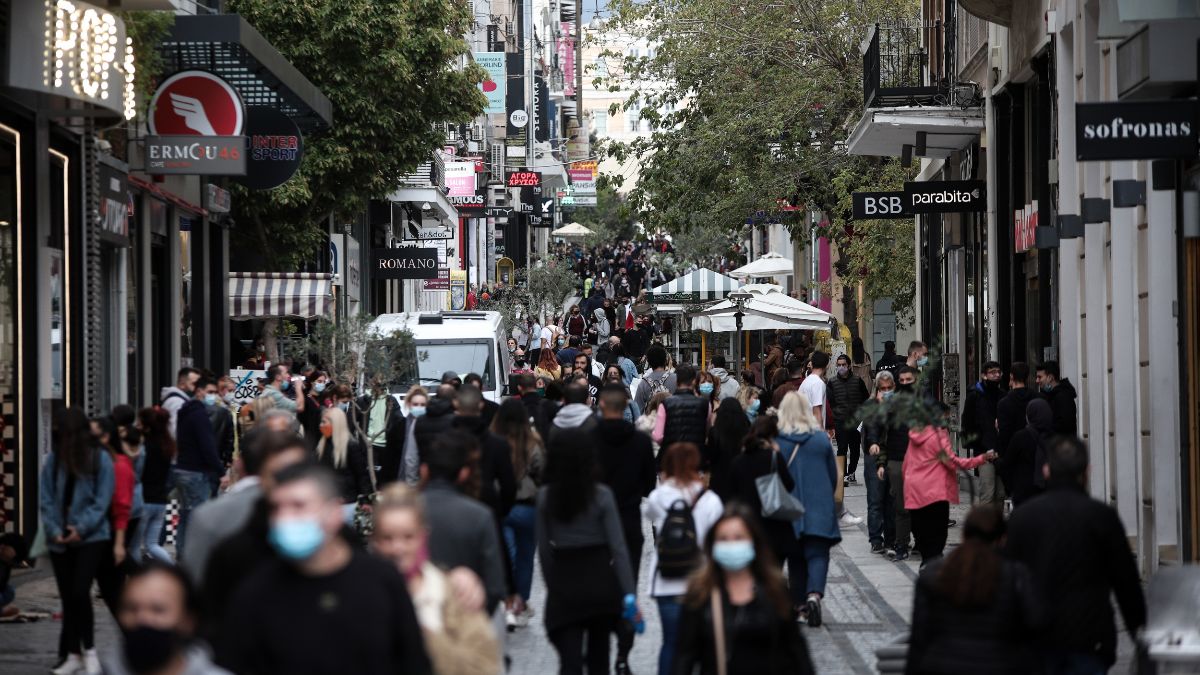 Κορωνοϊός: Ανησυχία των ειδικών για τις επόμενες ημέρες – Προβληματίζει ο συνωστισμός στα καταστήματα