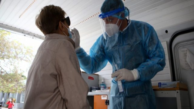 Συναγερμός στα Τρίκαλα: Βρέθηκαν δεκάδες κρούσματα κορωνοϊού – Ξεκινά τα rapid test ο ΕΟΔΥ