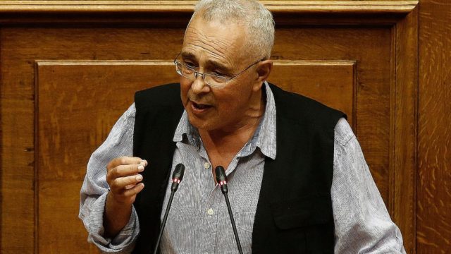 Ζουράρις για Μητσοτάκη: Τα έχω χ@@@να τα 99 άτομα. Είναι μ@@@ιες!”