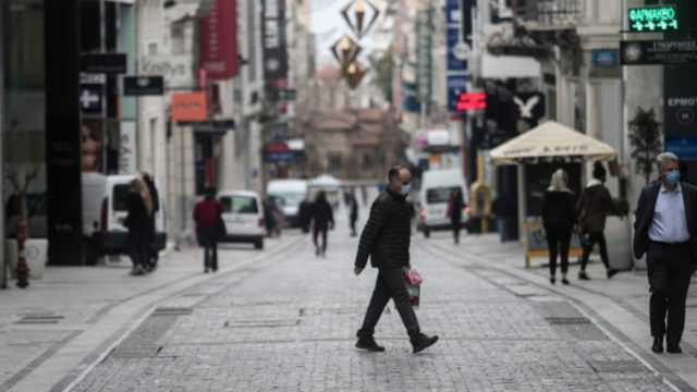 “Αν ανοίξουν λιανεμπόριο και γυμνάσια θα φτάσουμε 2.000 κρούσματα τη μέρα”: Προειδοποίηση για τον κορωνοϊό