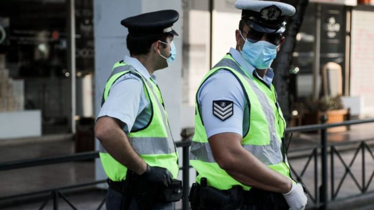 Κέρκυρα: Αστυνομικός ζήτησε σε 55χρονο να φορέσει μάσκα και εκείνος τον “σάπισε” στο ξύλο