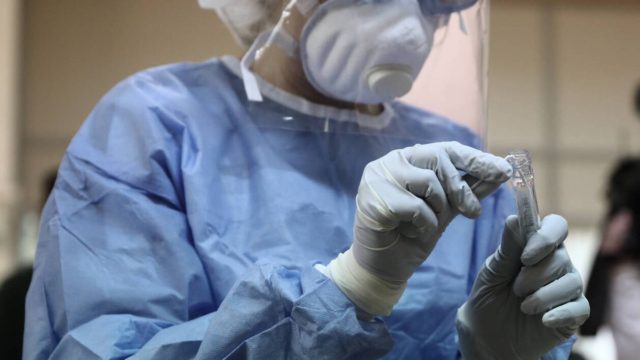 Κορωνοϊός: “Κόκκινος” συναγερμός στην Ελλάδα – Εντοπίστηκαν 66 κρούσματα του μεταλλαγμένου ιού