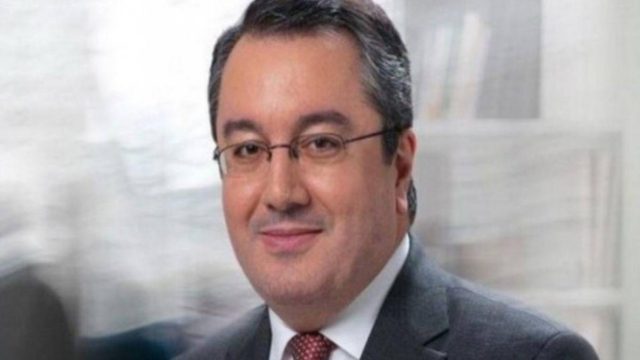 Αισχρή επίθεση στον Ηλία Μόσιαλο: «Στην κάσα να σε βάλουν καταραμένε»