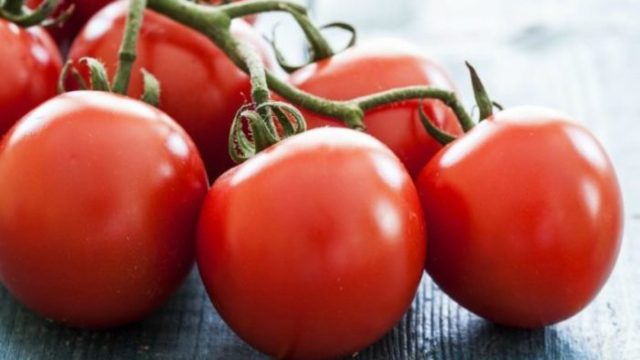 Διατηρήστε τις ντομάτες σας φρέσκες με αυτό το πανέξυπνο κόλπο