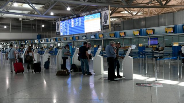 Πτήσεις εσωτερικού: Απαγόρευση μετακίνησης μέχρι και 1 Φεβρουαρίου – Ποιοι μπορούν να ταξιδέψουν