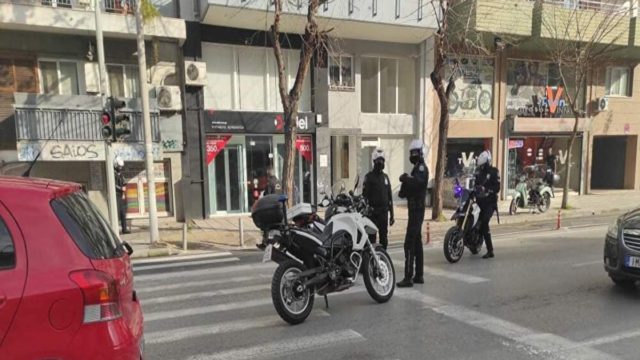 Συναγερμός στη Θεσσαλονίκη: Μυστήριο με τους πυροβολισμούς – “Καπνός” έγιναν οι τραυματίες