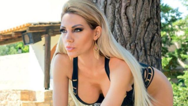 Η Σάσα Μπάστα καταγγείλει σeξουαλική παρενόχληση: «Μπήκε στο καμαρίνι και μου όρμησε»
