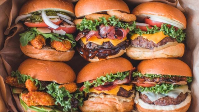 Τα Sohoγεύτικες; Τα νέα burgers του Δημήτρη Σκαρμούτσου