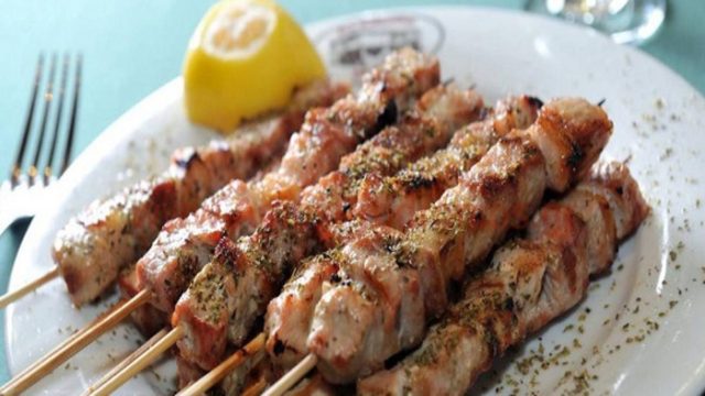 Η καλύτερη μαρινάδα για χοιρινά σουβλάκια!