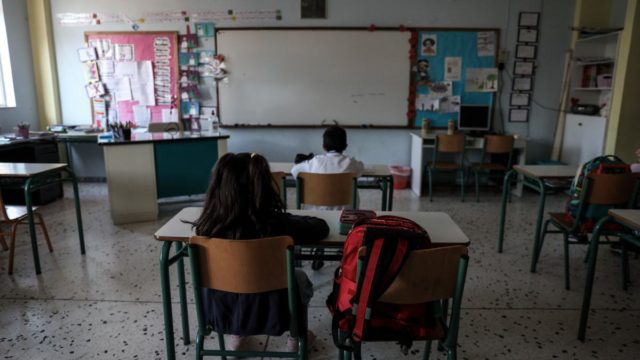 Κορωνοϊός: Άνοιξαν τα σχολεία και νοσούν οι μαθητές – Νέο κρούσμα σε δημοτικό σχολείο προκαλεί μεγάλες ανησυχίες