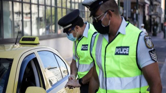 Συναγερμός στο Μενίδι: Σφαίρα “καρφώθηκε” σε ταξί – Κινδύνεψαν σοβαρά ο οδηγός και ο πελάτης του