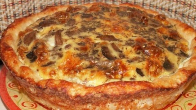 Σας περίσσεψε κιμάς; Φτιάξτε αυτή την γευστική τάρτα με κιμά και μανιτάρια