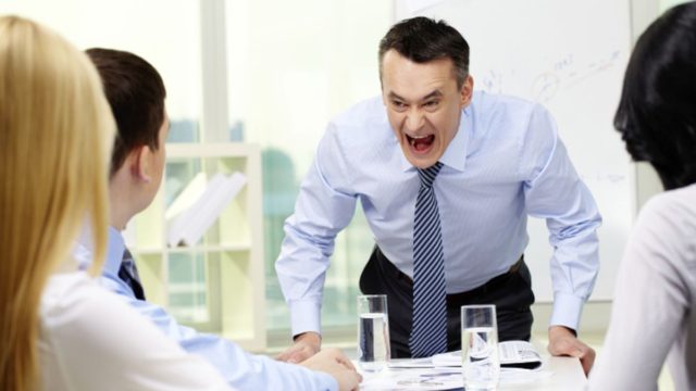 Ποινικό αδίκημα η άσκηση φραστικής βίας εργοδότη σε εργαζόμενο!