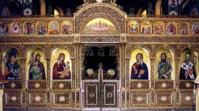 Θεοφάνεια: Υποχώρησε η εκκλησία για τα περιοριστικά μέτρα – «Θα τα τηρήσουμε»