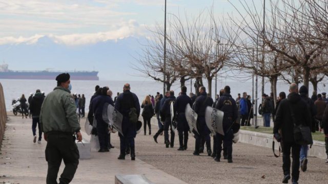 Θεσσαλονίκη: Συνελήφθη γυναίκα που πραγματοποιήσε παράνομη συγκέντρωση στη Νέα Παραλία