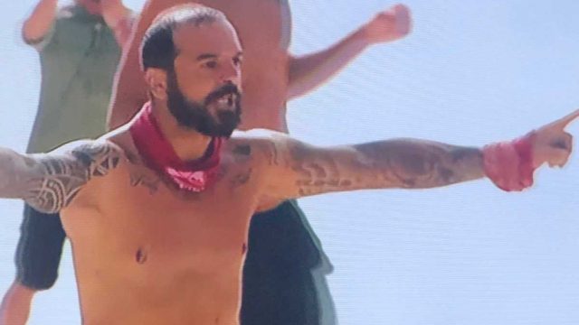 Survivor 4: Ο Τριαντάφυλλος έτρεξε στον αέρα μετά το περπάτημα στο νερό και το Twitter «δακρύζει»