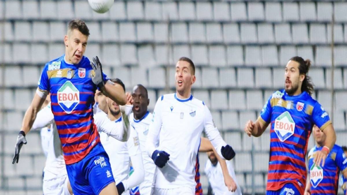 Super League: “Χ”-αλάστηκαν Βόλος και Λαμία