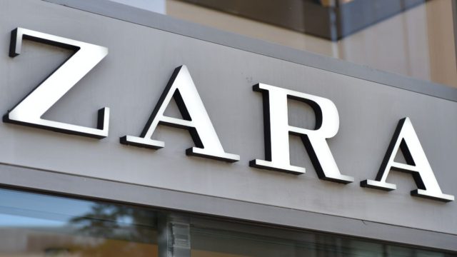 ZARA: Βελουτέ παντελόνι καμπάνα μόνο με 9,99€ από 22,95