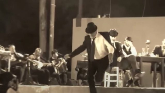 Το πιο παραδοσιακό και… αλήτικο ζεϊμπέκικο γεμάτο ιστορία