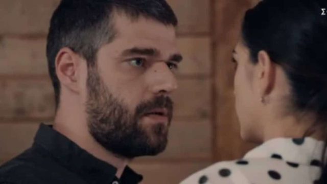 8 Λέξεις σούπερ αποκλειστικό: Η Βικτώρια λέει “όχι” στην πρόταση γάμου