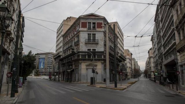 Σαρώνει όλη την Ελλάδα ο κορωνοϊός – Τα σενάρια για λιανεμπόριο