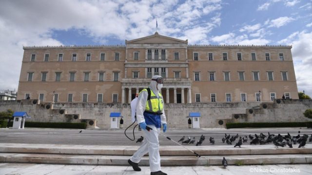 Σε σκληρό lockdown από σήμερα η Αττική – Τι κλείνει, τι επιτρέπεται και τι ισχύει για τις μετακινήσεις