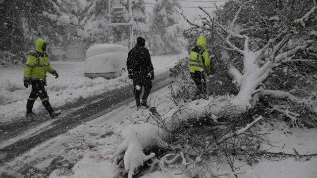 Πέμπτη ημέρα χωρίς ρεύμα για 3.500 νοικοκυριά – Σε ποιες περιοχές υπάρχει ακόμη πρόβλημα