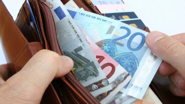 Αναδρομικά εργαζόμενων συνταξιούχων: Αυξήσεις έως 1.300 ευρώ από τον Μάρτιο