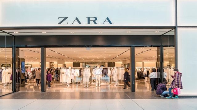 ZARA: Πανικός με αυτό το φόρεμα που κοστίζει κάτω από 30 ευρώ – “Τρέξτε” να προλάβετε