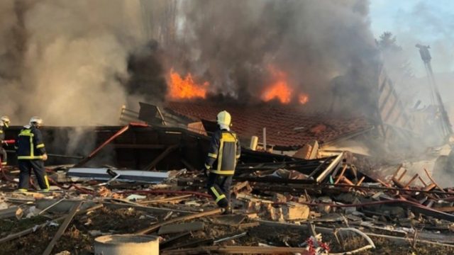 Καστοριά: Μυστήριο τυλίγει τα αίτια της έκρηξης που ισοπέδωσε ξενοδοχείο (Video)