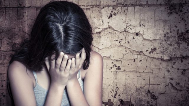 Φρίκη στη Ρόδο: Άνδρας βίαζε δύο ανήλικες αδελφές μπροστά στον γιο του
