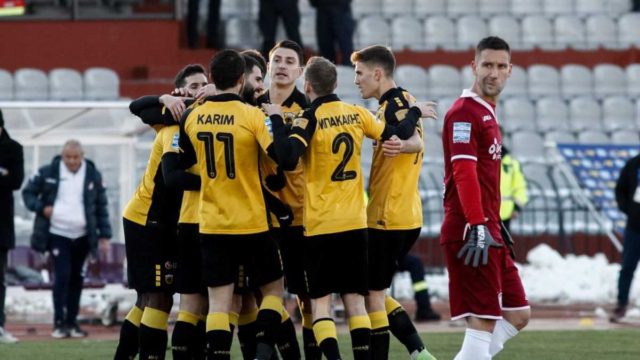Super League: Ματσάρα στη Λάρισα και απόδραση της ΑΕΚ