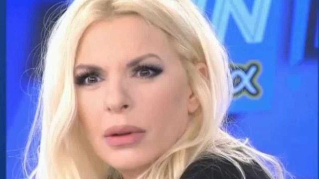 Έξαλλη η Αννίτα Πάνια: “Πόσο χαβαλές αυτή η χώρα”