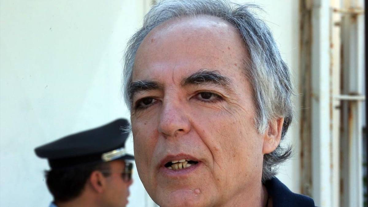 Παλεύει στην εντατική ο Δημήτρης Κουφοντίνας