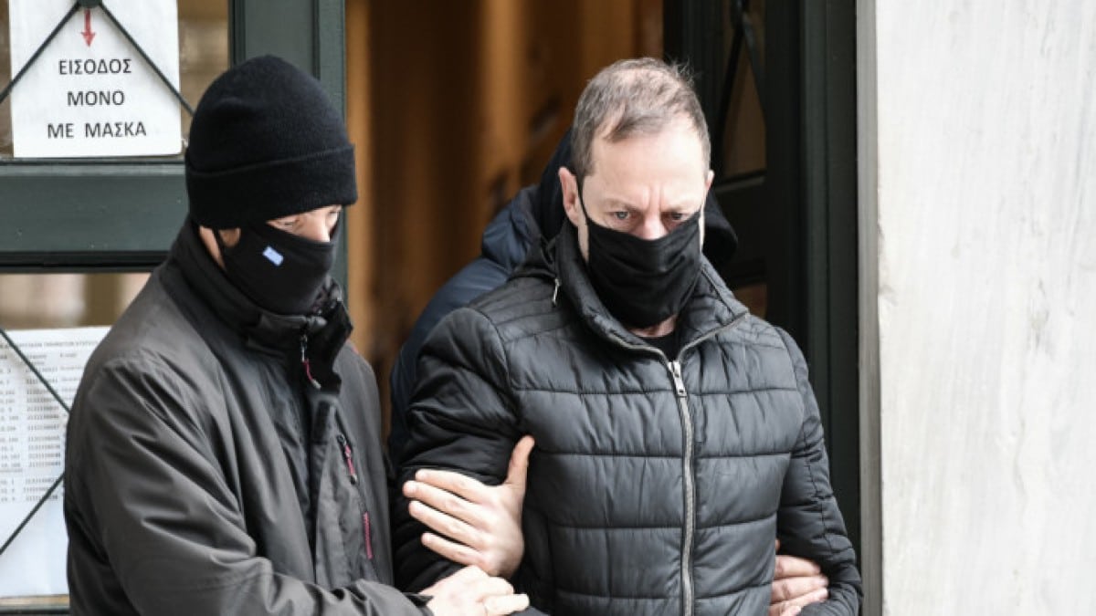 Υπόθεση Δημήτρη Λιγνάδη: «Καταπέλτης» το ένταλμα σύλληψης – «Εμμονή και εγκληματική ροπή για πολλά έτη»