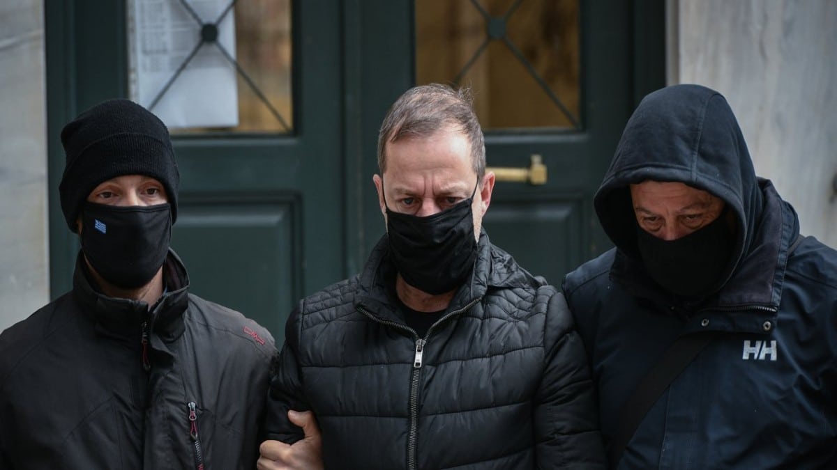 Υπόθεση Δημήτρη Λιγνάδη: Μόνος στο κελί – Το βιβλίο που διαβάζει και τα τηλεφωνήματα που έκανε