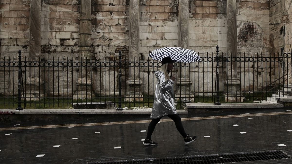 Καιρός σήμερα: Βροχές και σποραδικές καταιγίδες – Πού αναμένονται έντονα φαινόμενα;