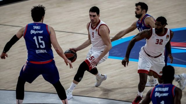 Euroleague: “Πάτησε” τον Ολυμπιακό η Εφές