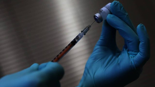 Κορωνοϊός: Σε ποιες ηλικίες αναμένεται να γίνει πρώτα το εμβόλιο στα παιδιά – Τι κινδύνους διατρέχουν