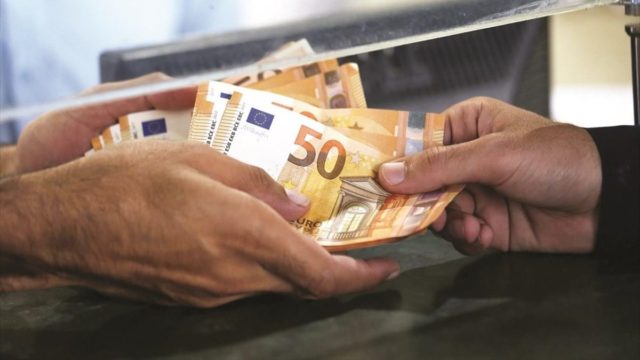 ΣΥΝ – Εργασία: Πότε πιστώνεται το επίδομα βραχυχρόνιας εργασίας και το δώρο Χριστουγέννων 2020 – Ποιους αφορά