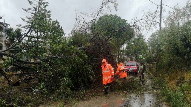 Έβρος: Επιτυχής η επιχείρηση της Πυροσβεστικής – Απεγκλωβίστηκαν οι μαθητές