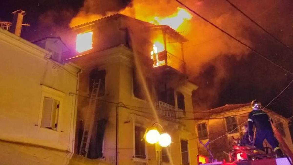 Τραγωδία στο Αίγιο: Νεκρός από φωτιά σε μονοκατοικία
