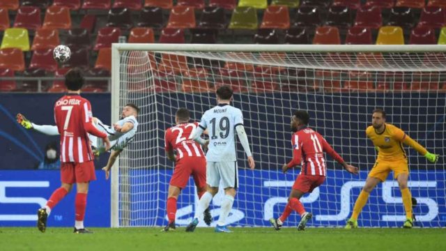 Champions League: «Σίφουνας» Μπάγερν, απόδραση για Τσέλσι με γκολάρα του Ζιρού