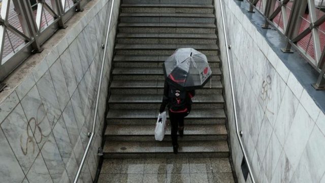 Καιρός σήμερα: Νεφώσεις και τοπικές βροχές – Πού θα είναι ισχυρά τα φαινόμενα;