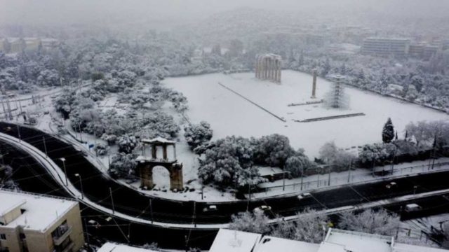 Κακοκαιρία «Μήδεια»: Στο σκοτάδι πάνω από 250.000 σπίτια – Δεν προβλέπεται άμεση αποκατάσταση
