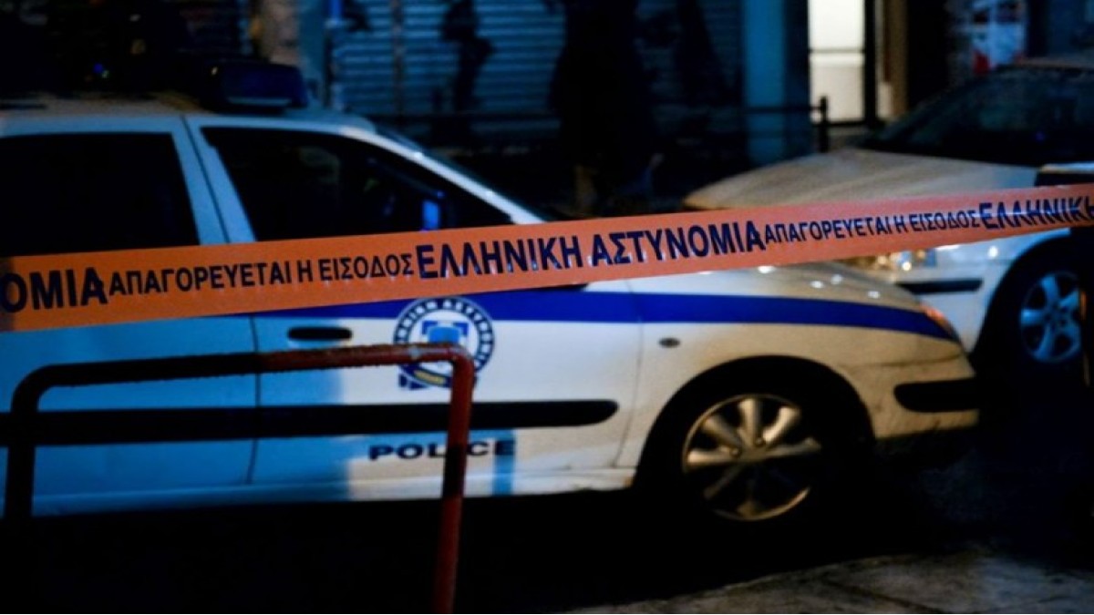 Σοκ στη Καλλιθέα: Mαχαίρωσε την 30χρονη κόρη της μπροστά στα εγγόνια (Video)