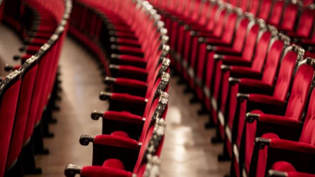 Νέα καταγγελία: Γνωστή ηθοποιός κατηγορεί γνωστό σκηνοθέτη και ηθοποιό για βιασμό