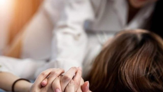 «Βόμβα» για 36χρονη φιλόλογο: Κατηγορείται ότι αποπλάνησε 13χρονο μαθητή της!