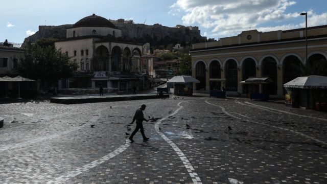 Η φωτογραφία της ημέρας: Βόλτα στο άδειο Μοναστηράκι