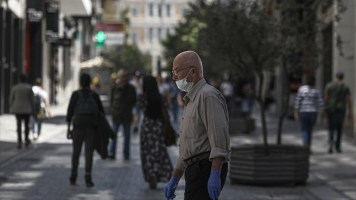 Κορωνοϊός: Στο «κόκκινο» το σύστημα υγείας – Νέα «εκτόξευση» των κρουσμάτων